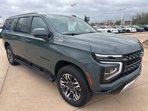 Used 2025 Chevrolet Suburban Z71 w/ Z71 Off-Road Package image 7