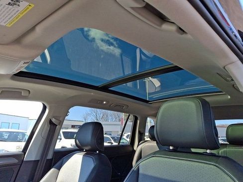 Certified 2024 Volkswagen Tiguan SE w/ Panoramic Sunroof Package AWD/4WD image 18