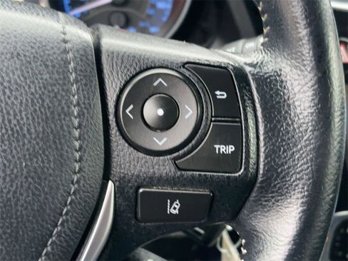 Used 2018 Toyota Corolla iM image 22