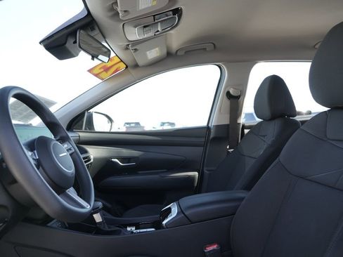 Certified 2025 Hyundai Tucson SE image 24