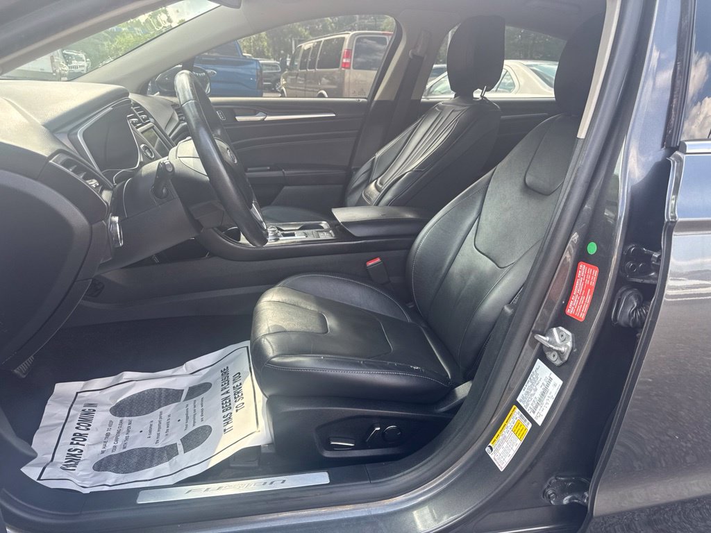 Used 2019 Ford Fusion Energi Titanium FWD image 28