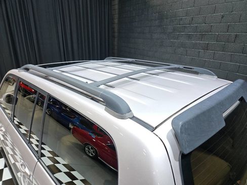 Used 2002 Toyota Land Cruiser image 32