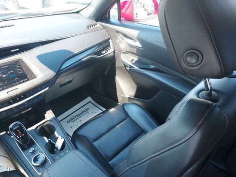 Used 2021 Cadillac XT4 Sport w/ Sun And Sound Package AWD/4WD image 11