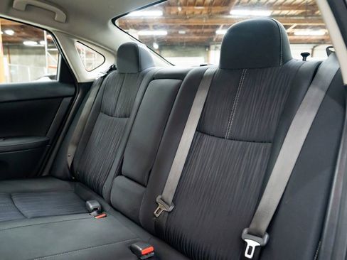 Used 2017 Nissan Sentra SV FWD image 23