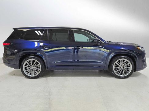 Used 2025 Lexus TX 350 Luxury image 2