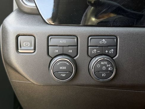 Used 2023 Chevrolet Silverado 1500 RST AWD/4WD image 25