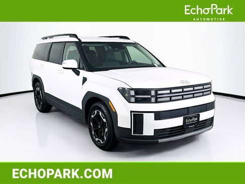 Used 2025 Hyundai Santa Fe SEL FWD image 1