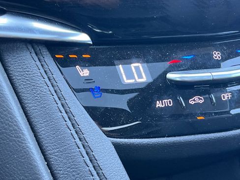 Certified 2024 Cadillac XT6 Sport w/ Platinum Package image 28