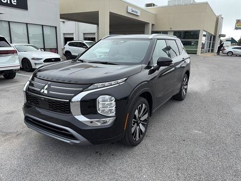 New 2026 Mitsubishi Outlander SEL image 3