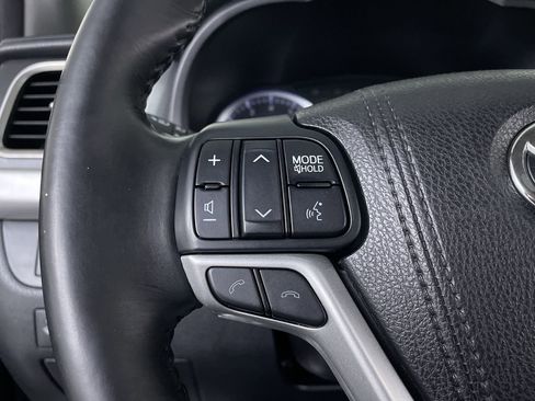 Used 2017 Toyota Highlander XLE image 29