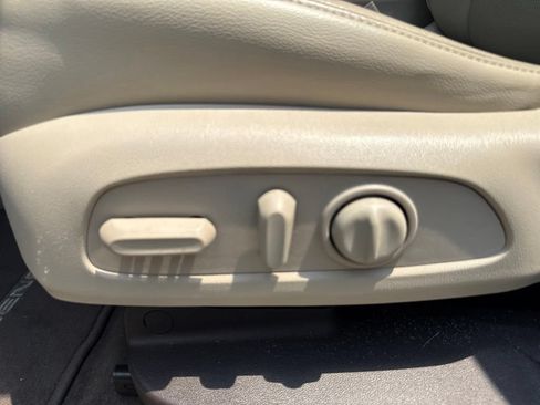 Used 2019 GMC Acadia Denali w/ Technology Package AWD/4WD image 18
