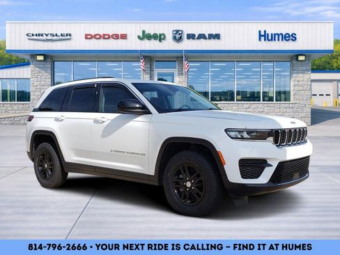 Certified 2023 Jeep Grand Cherokee Laredo w/ Luxury Tech Group I AWD/4WD image 1