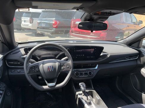 Used 2025 Buick Envista Preferred w/ Convenience II Package FWD image 3