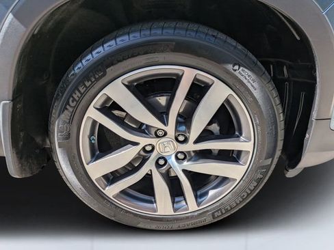 Used 2016 Honda Pilot Touring image 11