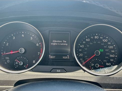 Used 2020 Volkswagen Tiguan SE w/ Panoramic Sunroof Package FWD image 9