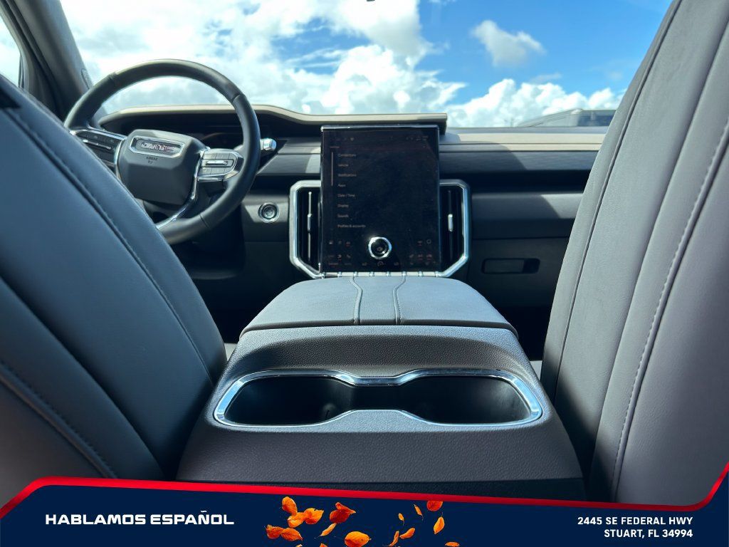Used 2026 GMC Acadia Elevation w/ Elevation Premium Package FWD image 16