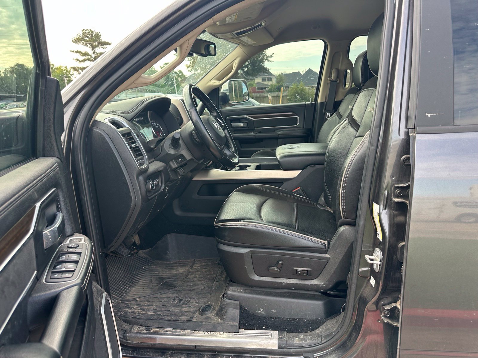 Used 2022 RAM 2500 Laramie AWD/4WD image 11