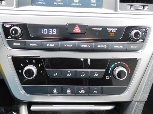 Used 2016 Hyundai Sonata SE FWD image 12