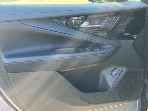 Used 2025 Chevrolet Blazer EV RS image 9