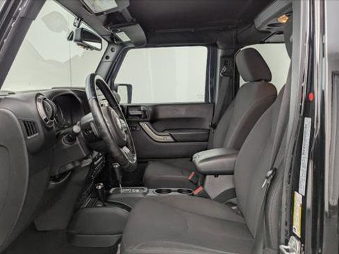 Used 2018 Jeep Wrangler Unlimited Sport S AWD/4WD image 14
