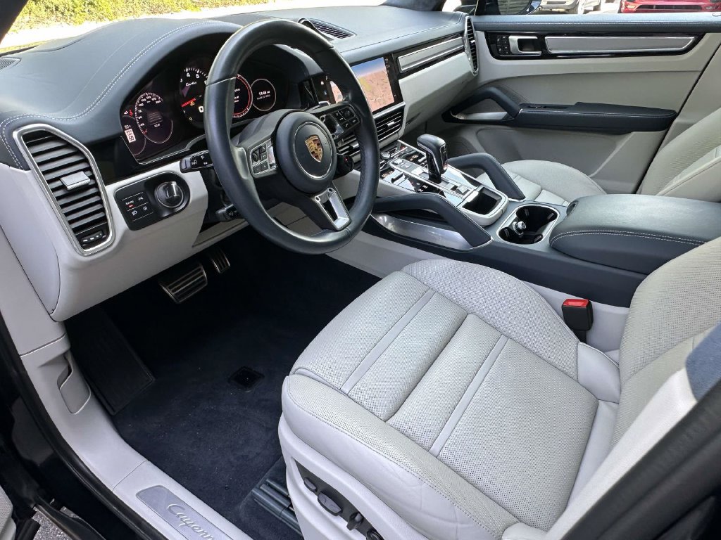Used 2022 Porsche Cayenne Turbo AWD/4WD image 11