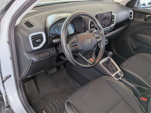 Used 2023 Hyundai Venue Limited FWD image 16