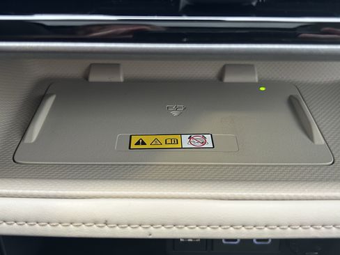 Used 2025 Toyota Highlander XLE image 31