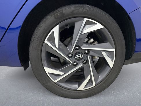 Used 2025 Hyundai Elantra Sport image 20