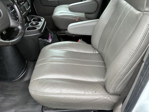 Used 2022 Chevrolet Express 2500 w/ Driver Convenience Package RWD image 25