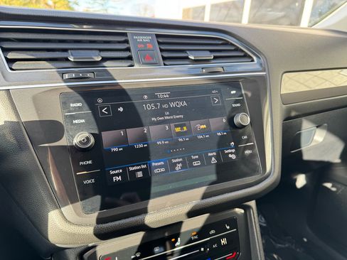 Used 2023 Volkswagen Tiguan SE image 20