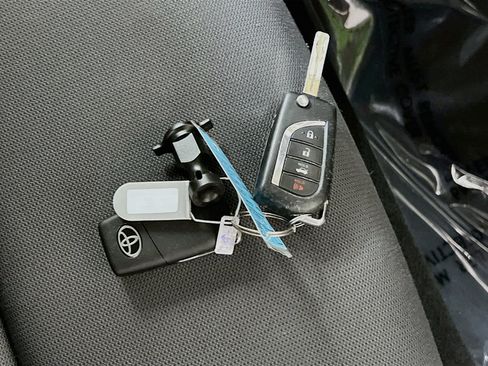 Used 2025 Toyota Corolla LE FWD image 36
