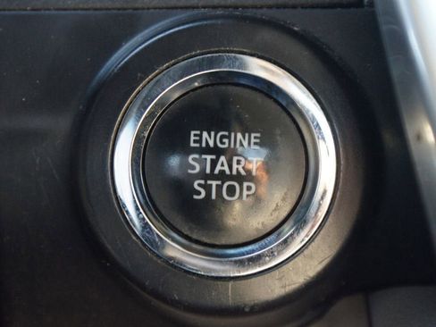 Used 2016 Toyota Camry XLE image 10