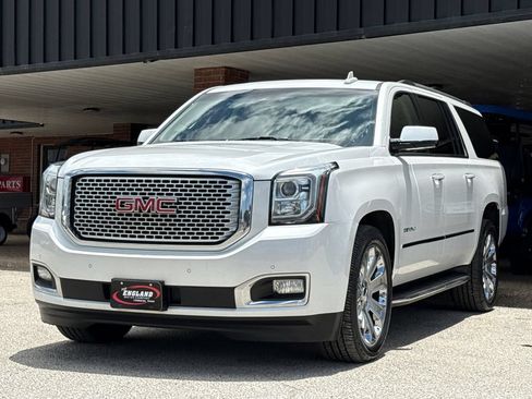 Used 2017 GMC Yukon XL Denali w/ Open Road Package AWD/4WD image 3