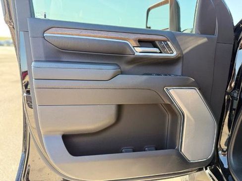 Used 2024 Chevrolet Silverado 3500 High Country w/ Technology Package AWD/4WD image 9