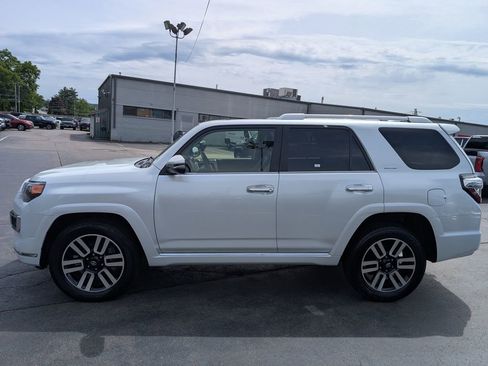 Used 2024 Toyota 4Runner Limited AWD/4WD image 3