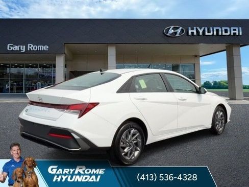 Certified 2024 Hyundai Elantra SEL FWD image 8