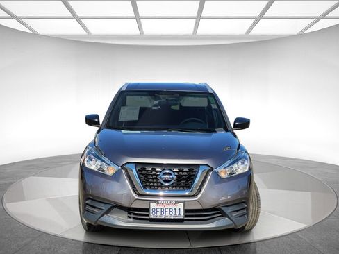 Used 2018 Nissan Kicks S image 8