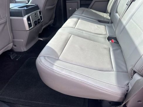 Used 2017 Ford F150 Lariat image 17