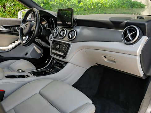 Used 2018 Mercedes-Benz CLA 250 4MATIC image 19