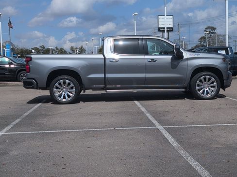 Used 2021 Chevrolet Silverado 1500 High Country w/ Technology Package image 8