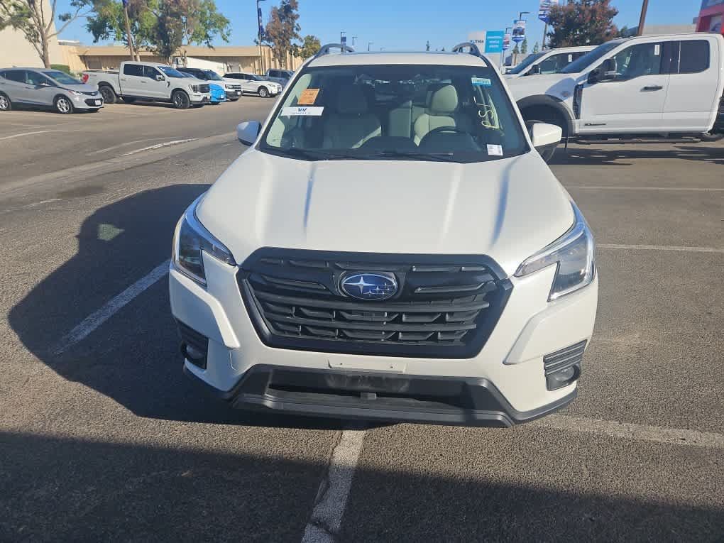 Used 2022 Subaru Forester Premium AWD/4WD image 2