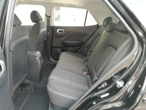 Used 2022 Hyundai Venue SEL w/ Cargo Package image 15