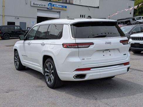 Used 2023 Jeep Grand Cherokee L Overland w/ Advanced Protech Group III AWD/4WD image 12