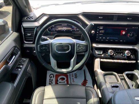 Used 2025 GMC Sierra 2500 Denali w/ Denali Reserve Package AWD/4WD image 5