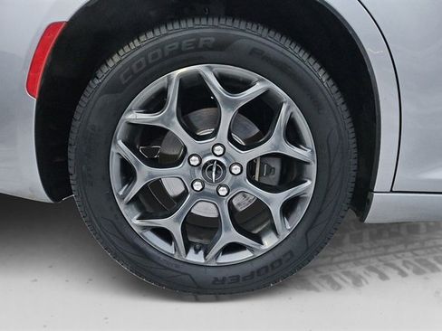 Used 2018 Chrysler 300 S image 16