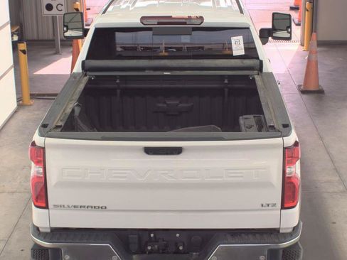 Used 2024 Chevrolet Silverado 1500 LTZ AWD/4WD image 3