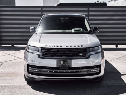 Used 2024 Land Rover Range Rover SE AWD/4WD image 7