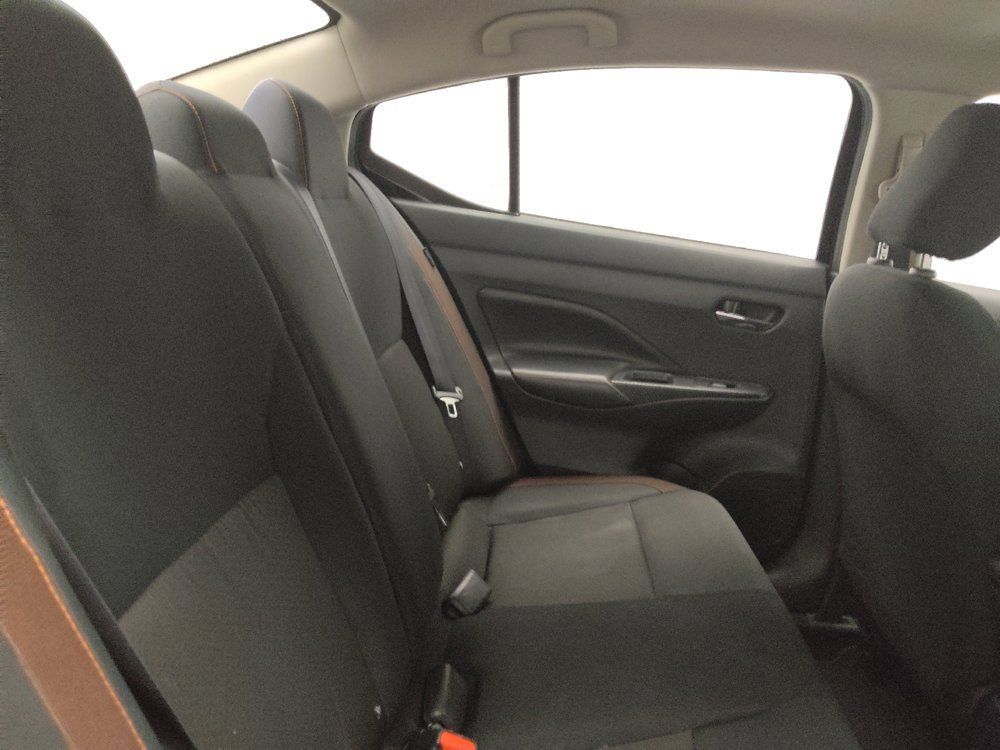 Used 2022 Nissan Versa SR FWD image 19