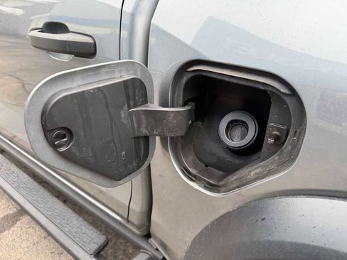 Used 2025 Chevrolet Colorado Trail Boss image 24