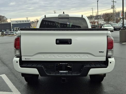 Used 2023 Toyota Tacoma TRD Off-Road image 5